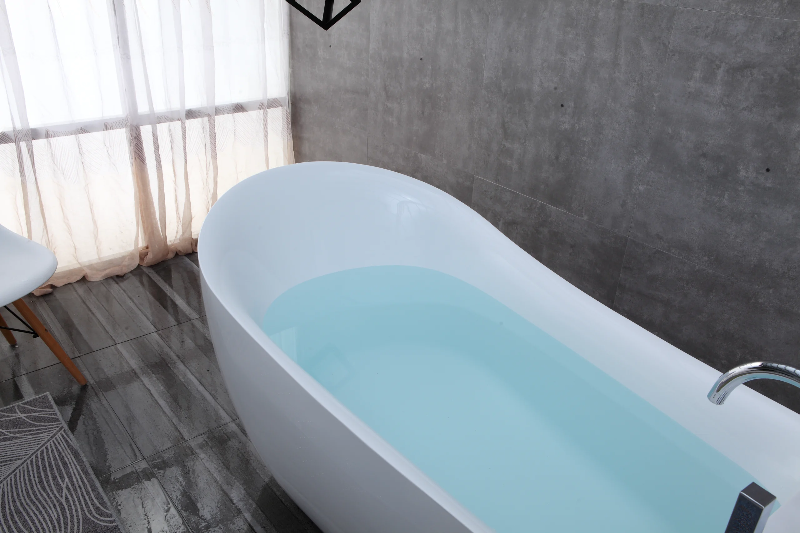 Water OMQ-9171B Acrylic Freestanding Bathtub Deep Soaking Bathtub for Luxury Bathroom Suites