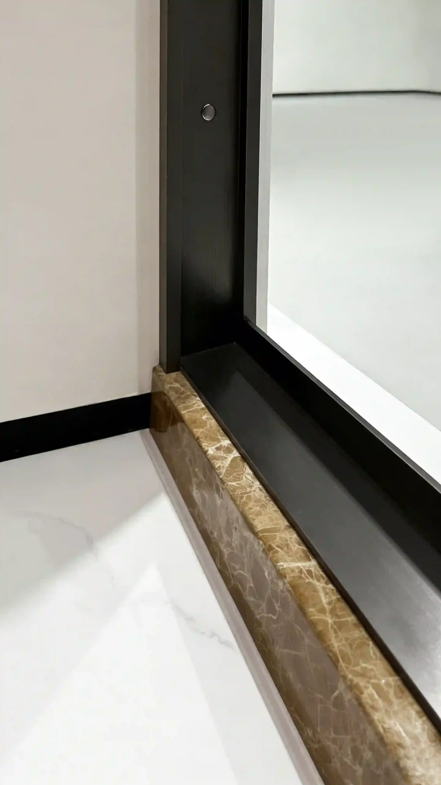 PS16602 matte black sliding shower door with frosted glass featuring integrated water control for wet/dry separation and slip-resistant threshold.