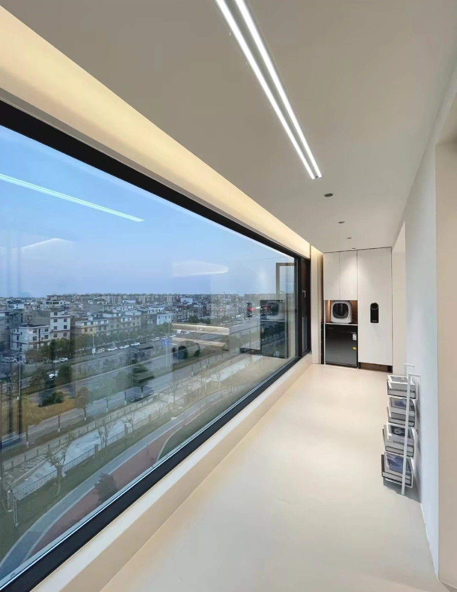 Fixed Windows for Larger Views and More Daylight