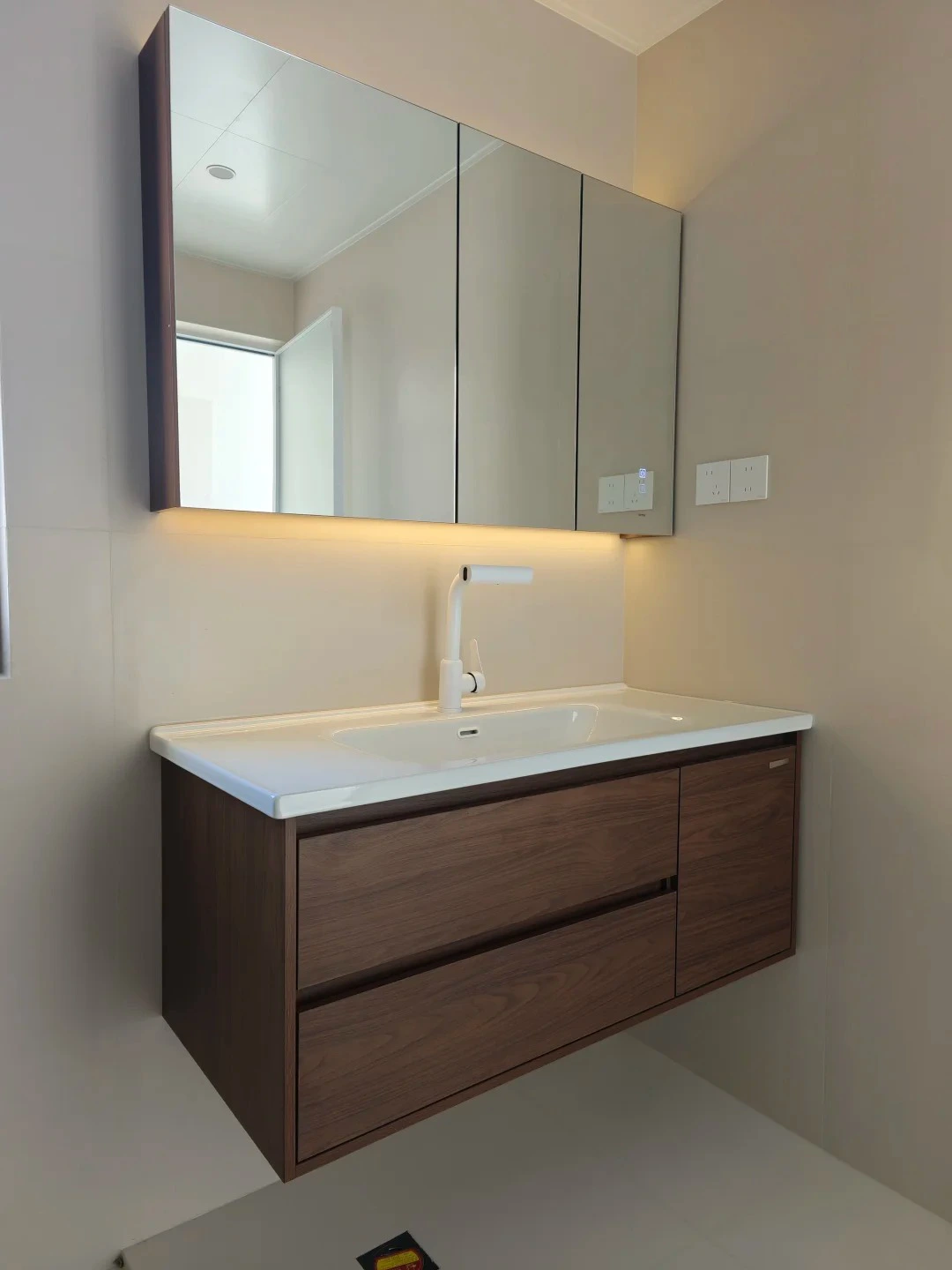 Compact Modern Vanity Solutions for Commercial Restrooms