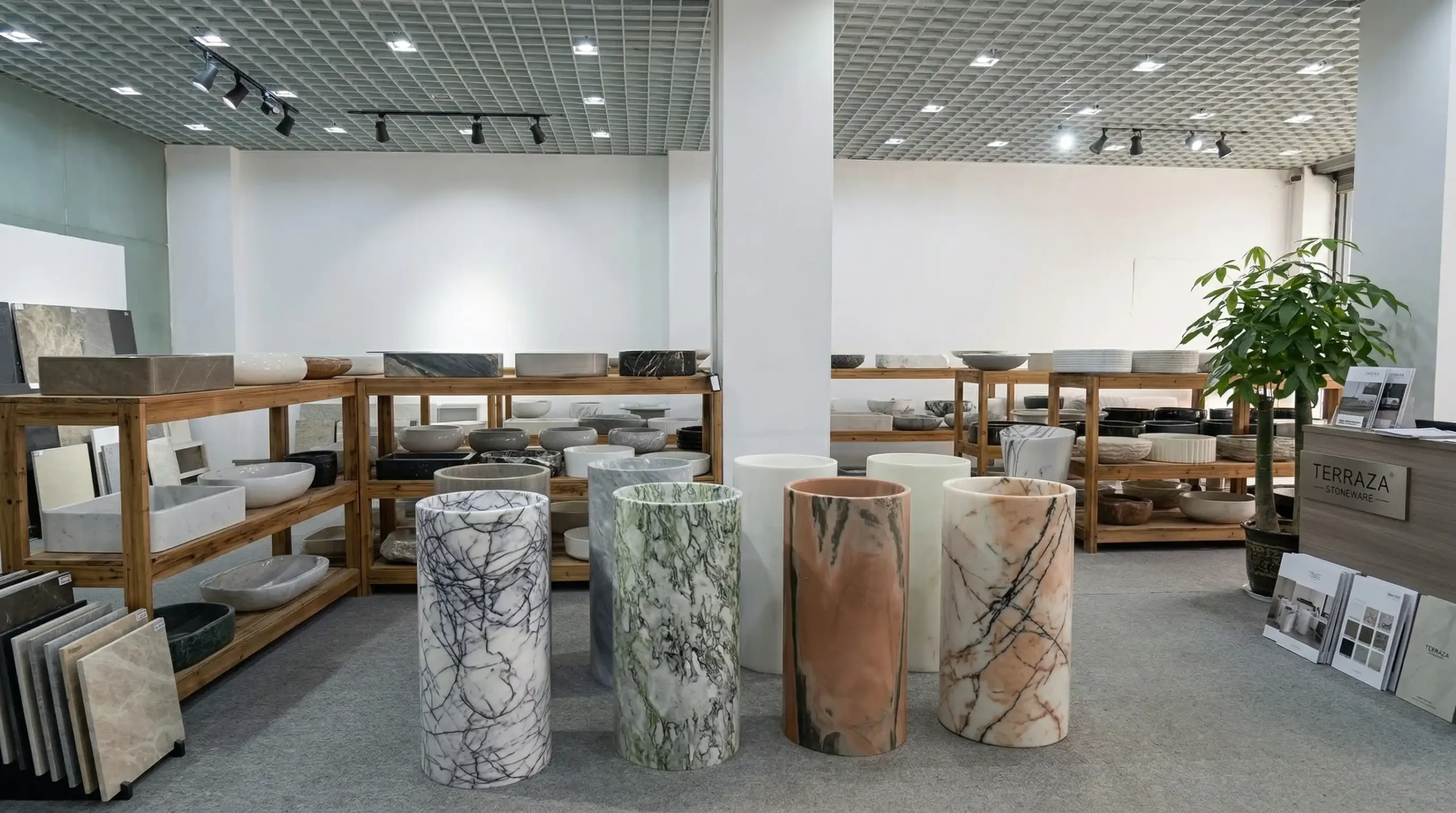 Professional pedestal sink manufacturing facility and dedicated project management team for B2B hotel projects